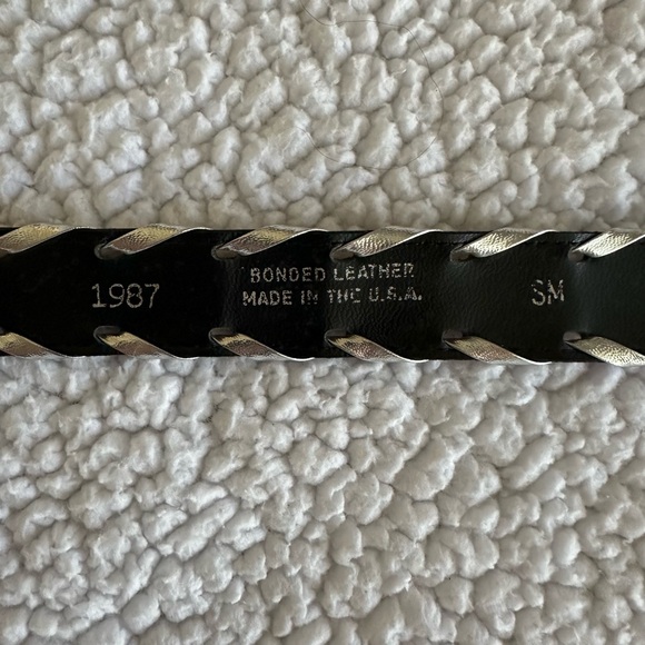 VTG red silver western cowgirl belt made in USA size small - Picture 8 of 9